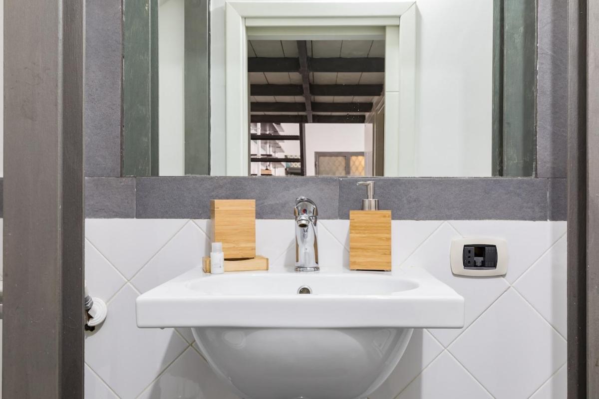 Trevi Fountain Modern Loft Apartment Рим Экстерьер фото